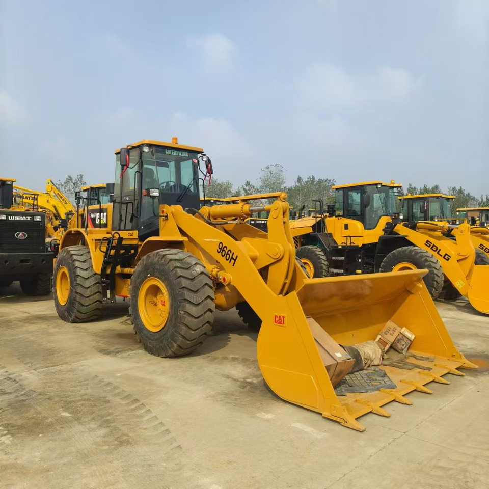 CATERPILLAR 966H - Chargeuse sur pneus: photos 3 CATERPILLAR 966H - Chargeuse sur pneus: photos 3
