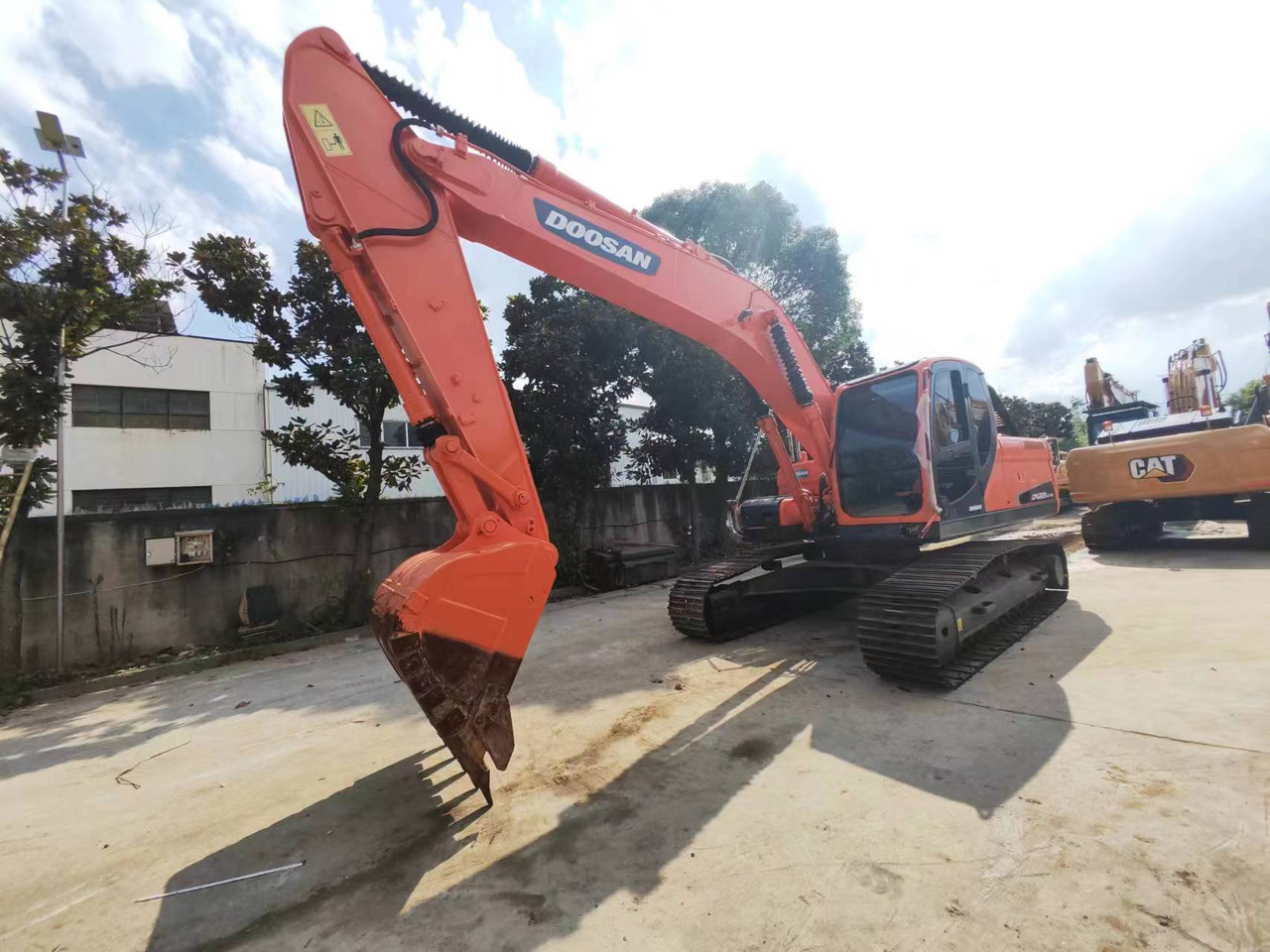 DOOSAN DX225 - Pelle sur chenille: photos 2 DOOSAN DX225 - Pelle sur chenille: photos 2