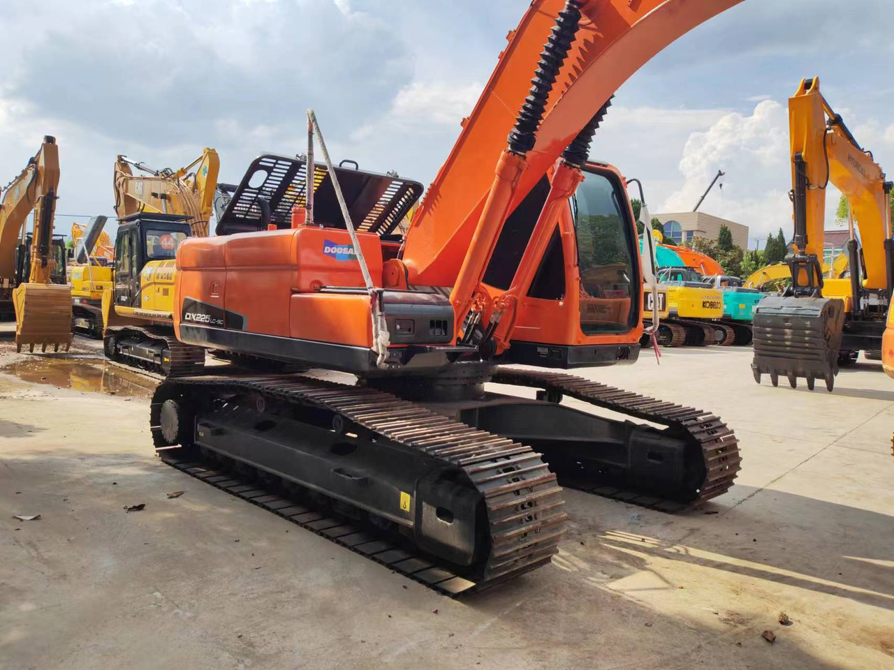 DOOSAN DX225 - Pelle sur chenille: photos 5 DOOSAN DX225 - Pelle sur chenille: photos 5