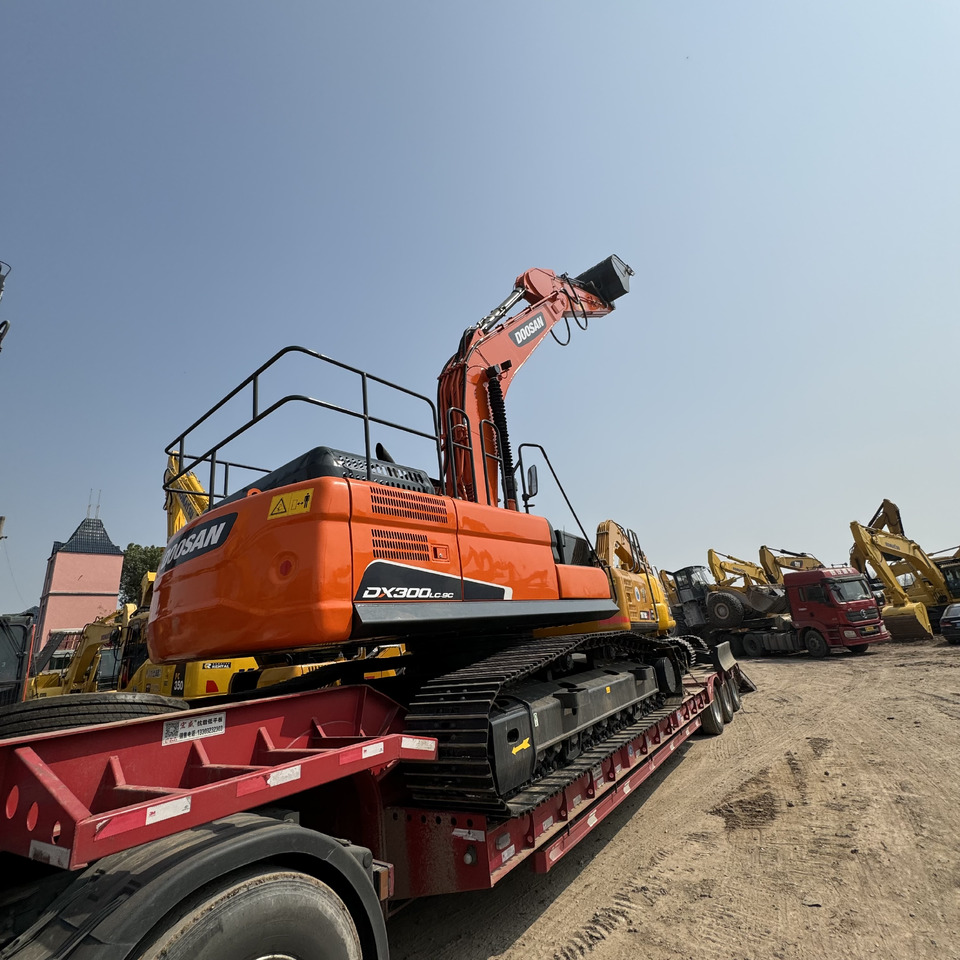 DOOSAN DX300 - Pelle sur chenille: photos 4 DOOSAN DX300 - Pelle sur chenille: photos 4