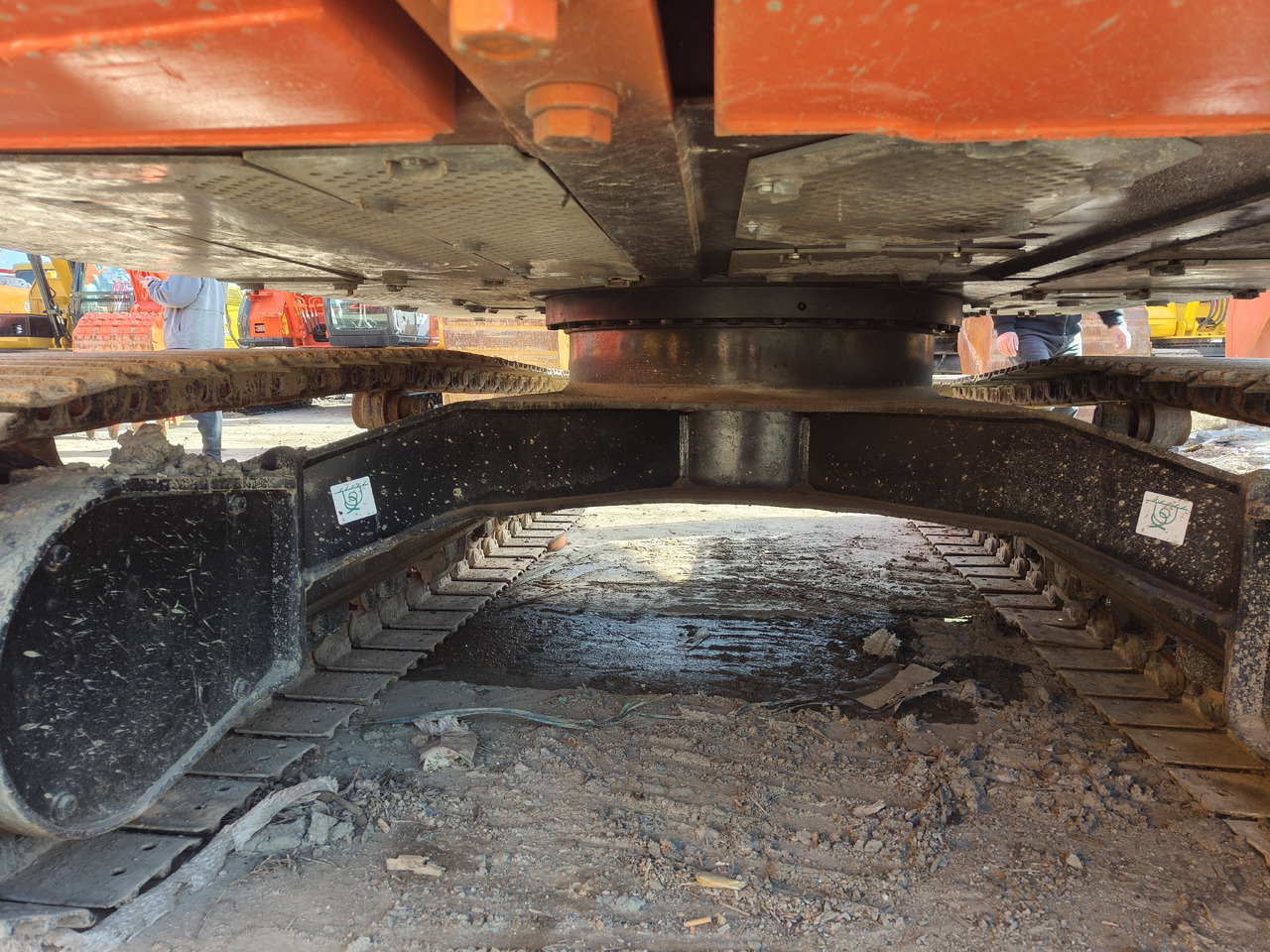 Pelle sur chenille HITACHI ZX130H-5A: photos 21