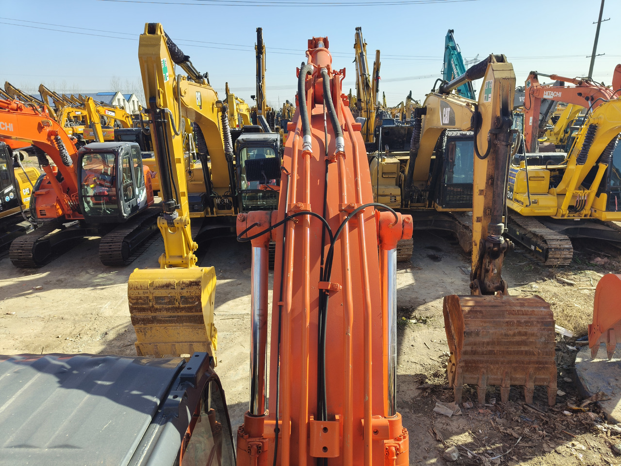 Pelle sur chenille HITACHI ZX130H-5A: photos 9