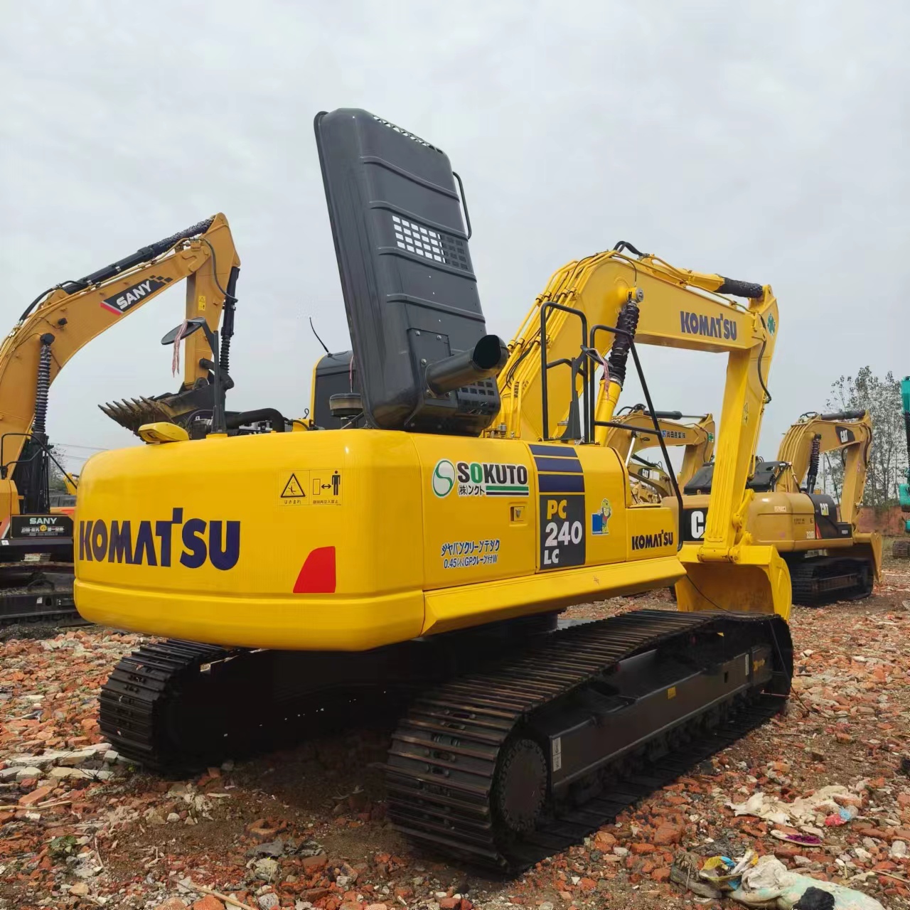 KOMATSU PC240 - Pelle sur chenille: photos 4 KOMATSU PC240 - Pelle sur chenille: photos 4