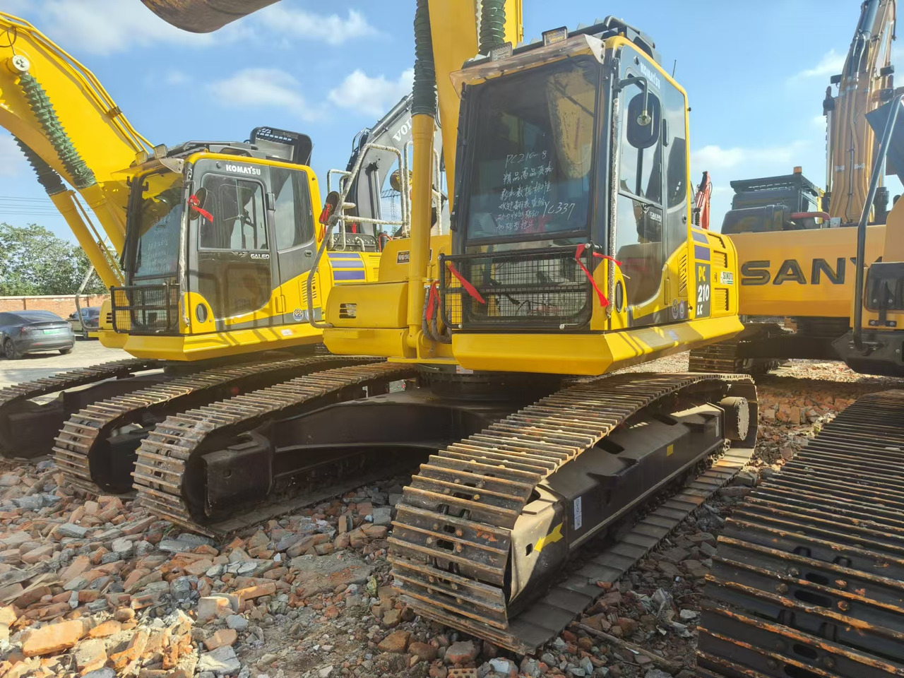 KOMATSU pc210 - Pelle sur chenille: photos 4 KOMATSU pc210 - Pelle sur chenille: photos 4