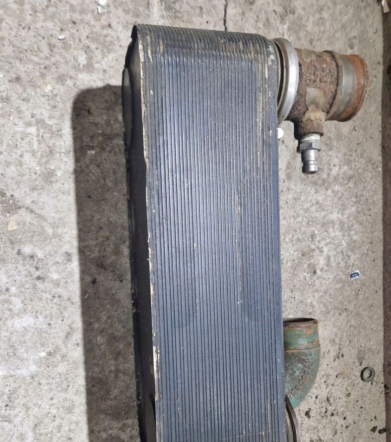 06250330600 Volvo - Radiateur d'huile pour Camion: photos 1 06250330600 Volvo - Radiateur d'huile pour Camion: photos 1