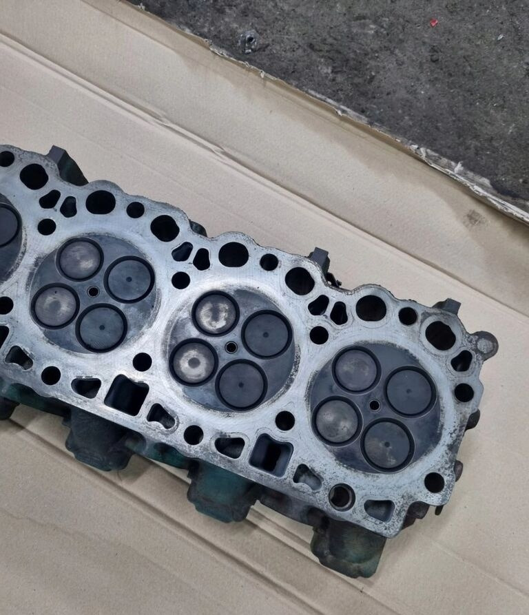 DEUTZ GŁOWICA SILNIKA VOLVO FL FE D7E D7F RENAULT MIDLUM PREMIUM DXI 7 EURO 5 - Culasse pour Camion: photos 2 DEUTZ GŁOWICA SILNIKA VOLVO FL FE D7E D7F RENAULT MIDLUM PREMIUM DXI 7 EURO 5 - Culasse pour Camion: photos 2