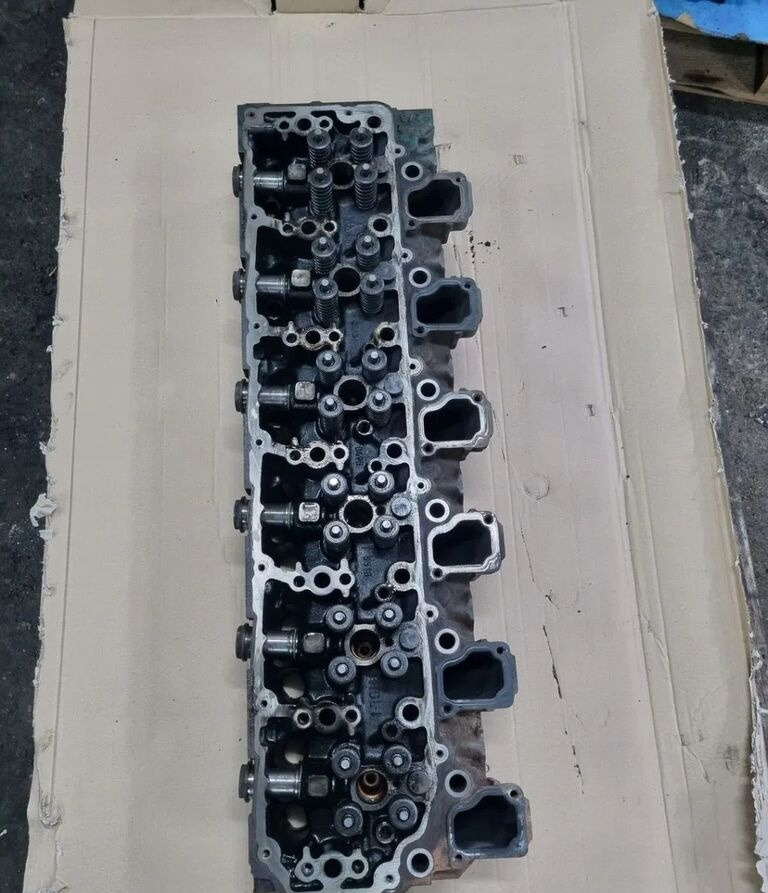DEUTZ GŁOWICA SILNIKA VOLVO FL FE D7E D7F RENAULT MIDLUM PREMIUM DXI 7 EURO 5 - Culasse pour Camion: photos 1 DEUTZ GŁOWICA SILNIKA VOLVO FL FE D7E D7F RENAULT MIDLUM PREMIUM DXI 7 EURO 5 - Culasse pour Camion: photos 1