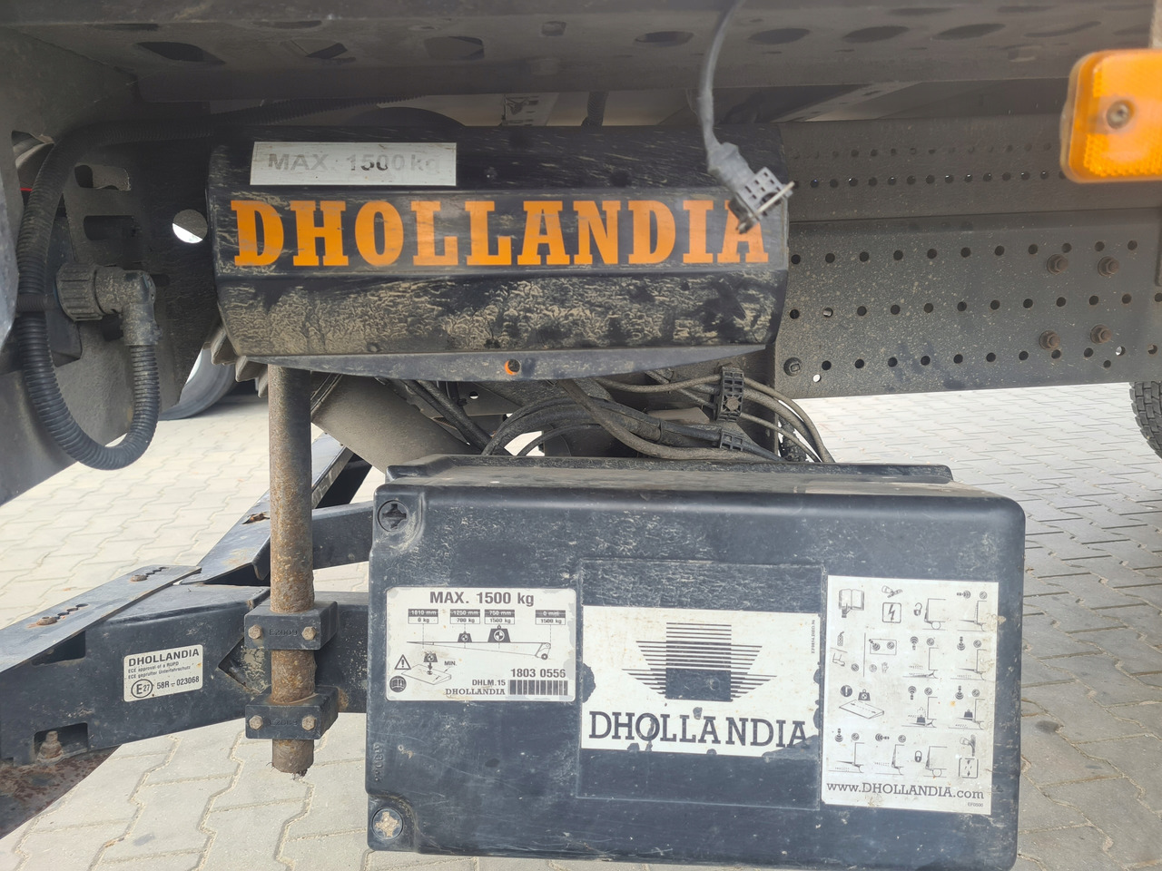 Dhollandia WINDA ZAŁADOWCZA DHOLLANDIA 1500KG - Frame/ Châssis pour Camion: photos 5 Dhollandia WINDA ZAŁADOWCZA DHOLLANDIA 1500KG - Frame/ Châssis pour Camion: photos 5