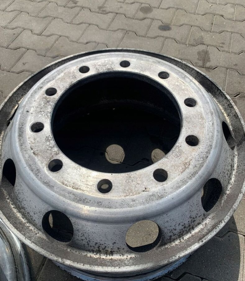 FELGA ALUMINOWA ALCOA 22,5X9.00 - Jante pour Camion: photos 3 FELGA ALUMINOWA ALCOA 22,5X9.00 - Jante pour Camion: photos 3