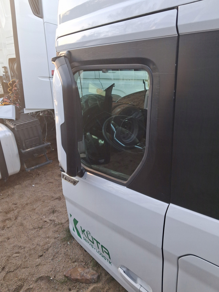 FORD KOMPLETNE LEWE FORD F-MAX 500 TRUCKS EURO 6 - Portière et pièces: photos 2 FORD KOMPLETNE LEWE FORD F-MAX 500 TRUCKS EURO 6 - Portière et pièces: photos 2