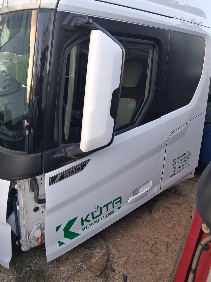 FORD KOMPLETNE LEWE FORD F-MAX 500 TRUCKS EURO 6 - Portière et pièces: photos 1 FORD KOMPLETNE LEWE FORD F-MAX 500 TRUCKS EURO 6 - Portière et pièces: photos 1