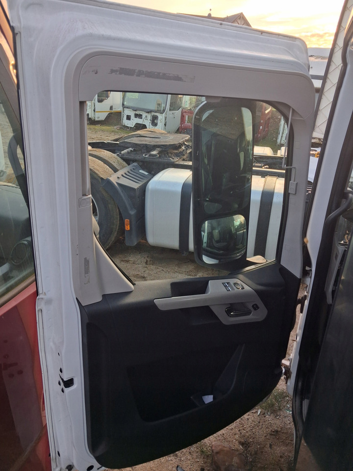 FORD KOMPLETNE LEWE FORD F-MAX 500 TRUCKS EURO 6 - Portière et pièces: photos 4 FORD KOMPLETNE LEWE FORD F-MAX 500 TRUCKS EURO 6 - Portière et pièces: photos 4