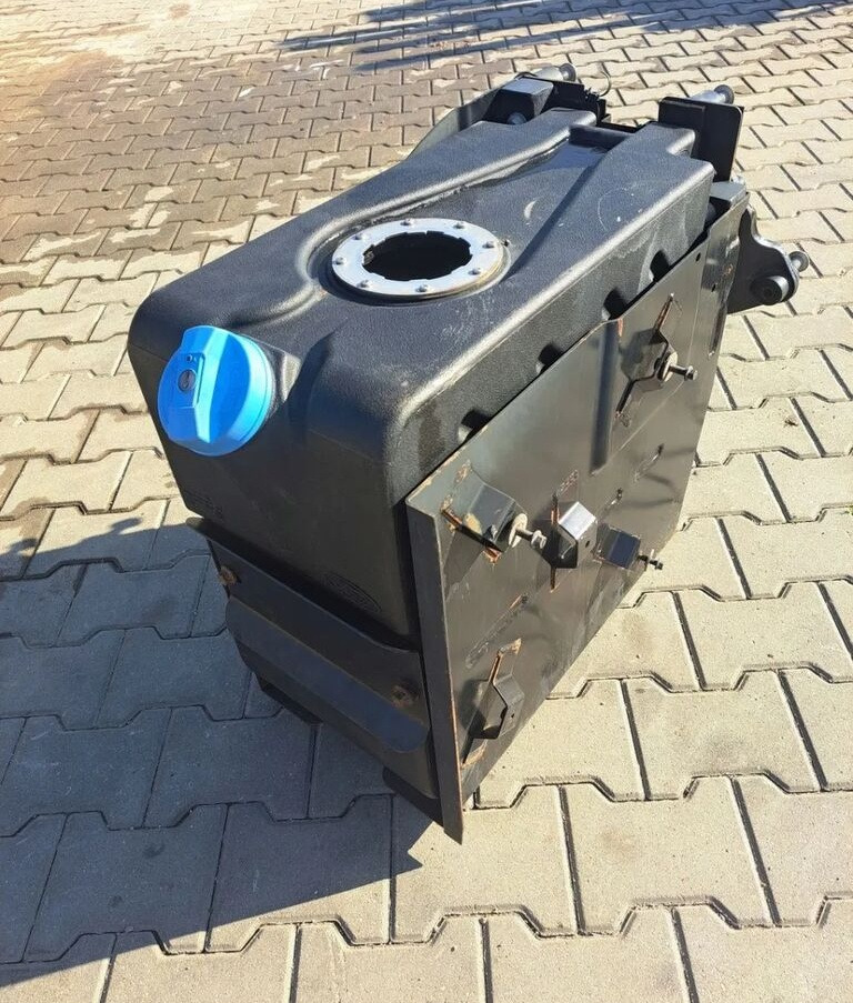 Ford F-MAX CARGO GC46-5J231-AG Ford F-MAX CARGO - AdBlue réservoir pour Camion: photos 1 Ford F-MAX CARGO GC46-5J231-AG Ford F-MAX CARGO - AdBlue réservoir pour Camion: photos 1