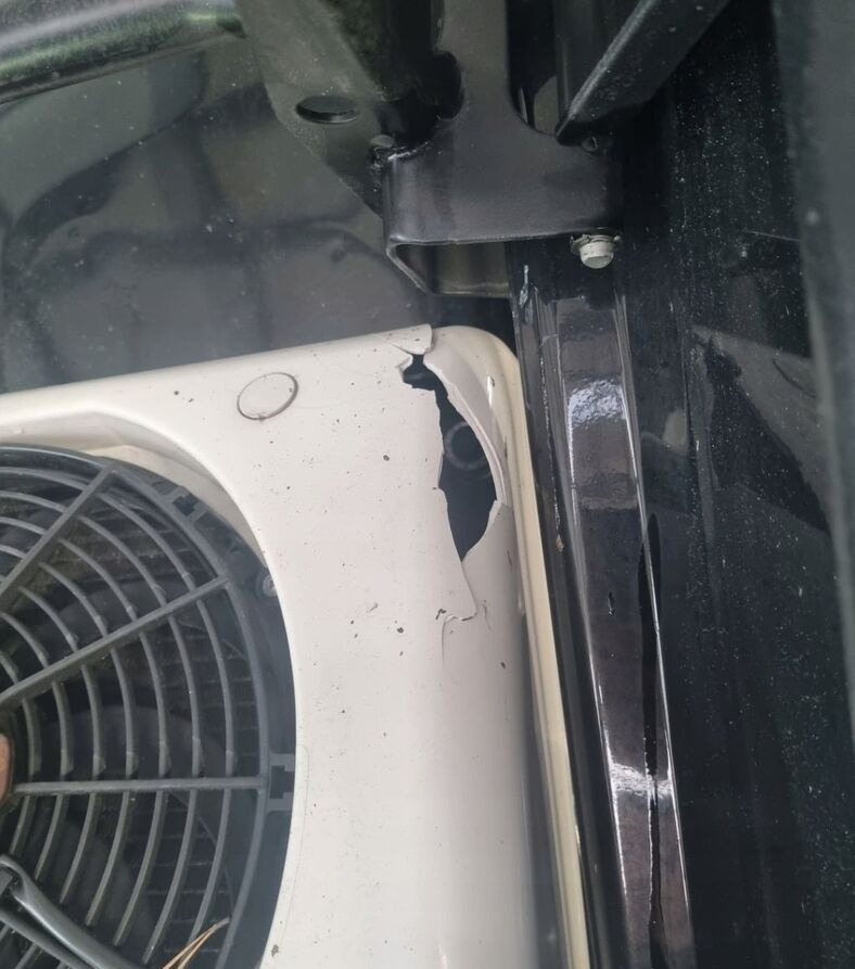 KLIMATYZACJA POSTOJOWA EBERSPACHER COOLTRONIC BACK 24V - Chauffage/ Ventilation pour Camion: photos 5 KLIMATYZACJA POSTOJOWA EBERSPACHER COOLTRONIC BACK 24V - Chauffage/ Ventilation pour Camion: photos 5