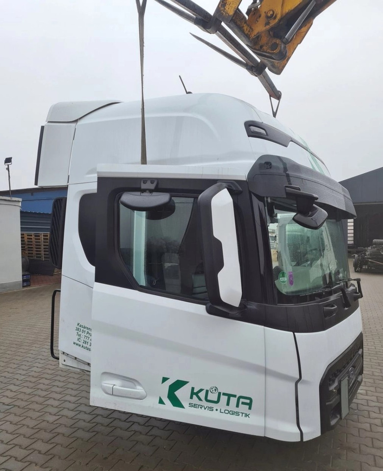 KOMPLETNA FORD F-MAX TRUCKS CARGO 500 - Cabine: photos 3 KOMPLETNA FORD F-MAX TRUCKS CARGO 500 - Cabine: photos 3