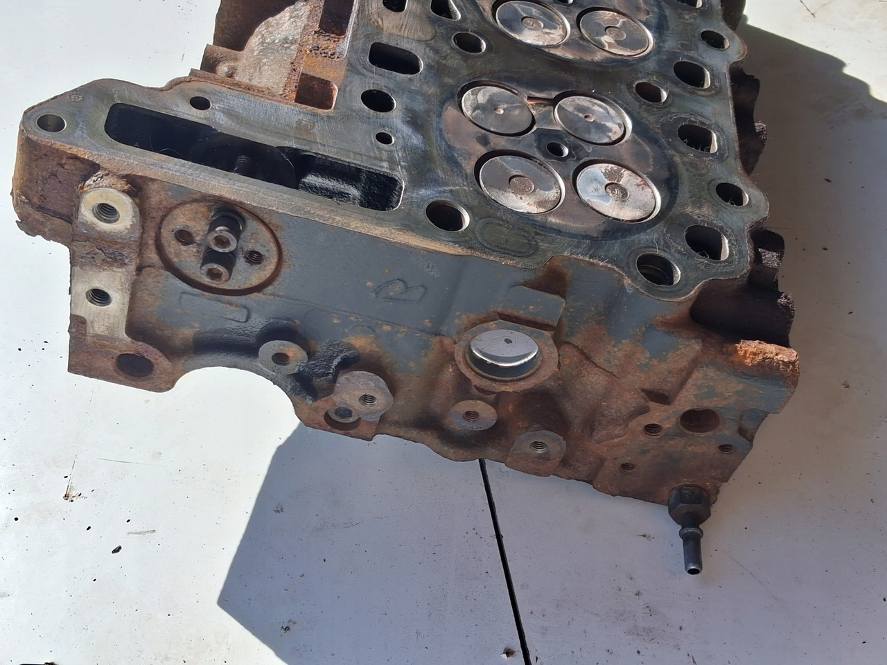 RENAULT GŁOWICA SILNIKA RENAULT GAMA D DTI 5 VOLVO FL D5K EURO 6 - Culasse pour Camion: photos 4 RENAULT GŁOWICA SILNIKA RENAULT GAMA D DTI 5 VOLVO FL D5K EURO 6 - Culasse pour Camion: photos 4