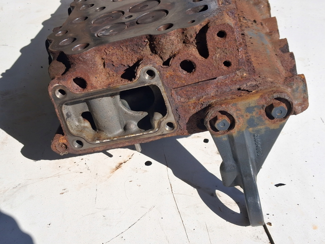 RENAULT GŁOWICA SILNIKA RENAULT GAMA D DTI 5 VOLVO FL D5K EURO 6 - Culasse pour Camion: photos 3 RENAULT GŁOWICA SILNIKA RENAULT GAMA D DTI 5 VOLVO FL D5K EURO 6 - Culasse pour Camion: photos 3