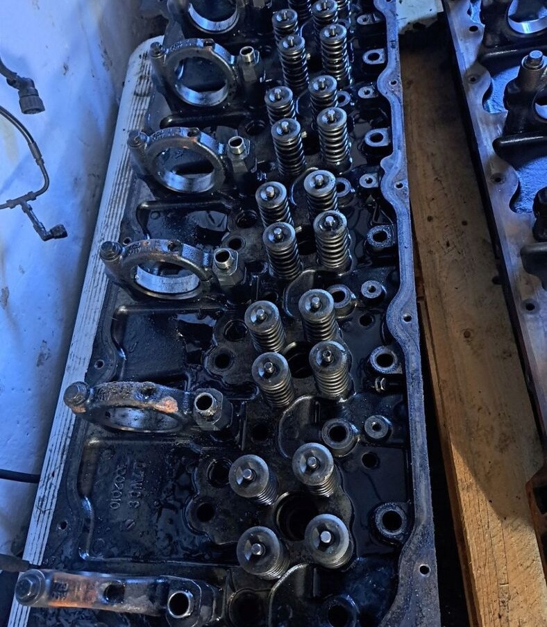 RENAULT GŁOWICA SILNIKA RENAULT PREMIUM KERAX LANDER DXI 11 440 430 450 460 - Culasse pour Camion: photos 1 RENAULT GŁOWICA SILNIKA RENAULT PREMIUM KERAX LANDER DXI 11 440 430 450 460 - Culasse pour Camion: photos 1