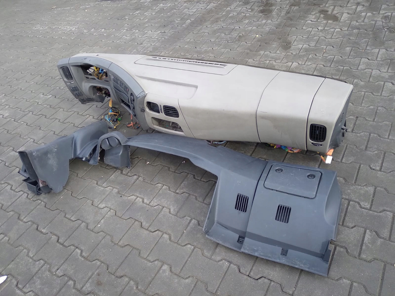 RENAULT KONSOLA DESKA ROZDZIELCZA PRZEKŁADKA ANGLIKA RENAULT LANDER KERAX MIDLUM - Panel de instrumentos pour Camion: photos 3 RENAULT KONSOLA DESKA ROZDZIELCZA PRZEKŁADKA ANGLIKA RENAULT LANDER KERAX MIDLUM - Panel de instrumentos pour Camion: photos 3