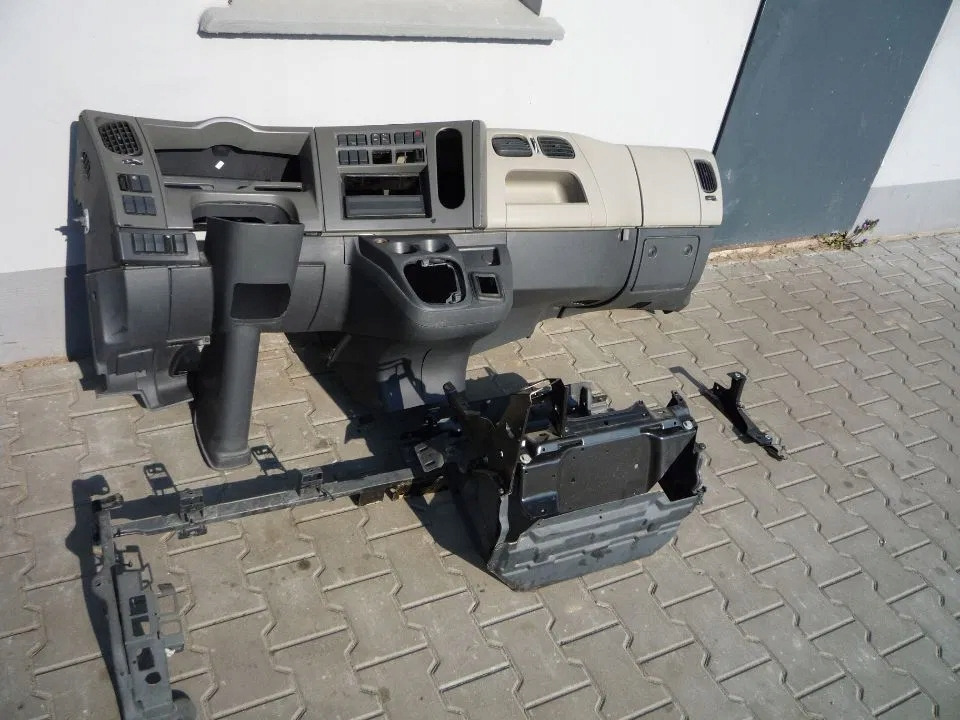 RENAULT KONSOLA DESKA ROZDZIELCZA PRZEKŁADKA ANGLIKA RENAULT MIDLUM DXI EURO 5 - Panel de instrumentos pour Camion: photos 1 RENAULT KONSOLA DESKA ROZDZIELCZA PRZEKŁADKA ANGLIKA RENAULT MIDLUM DXI EURO 5 - Panel de instrumentos pour Camion: photos 1