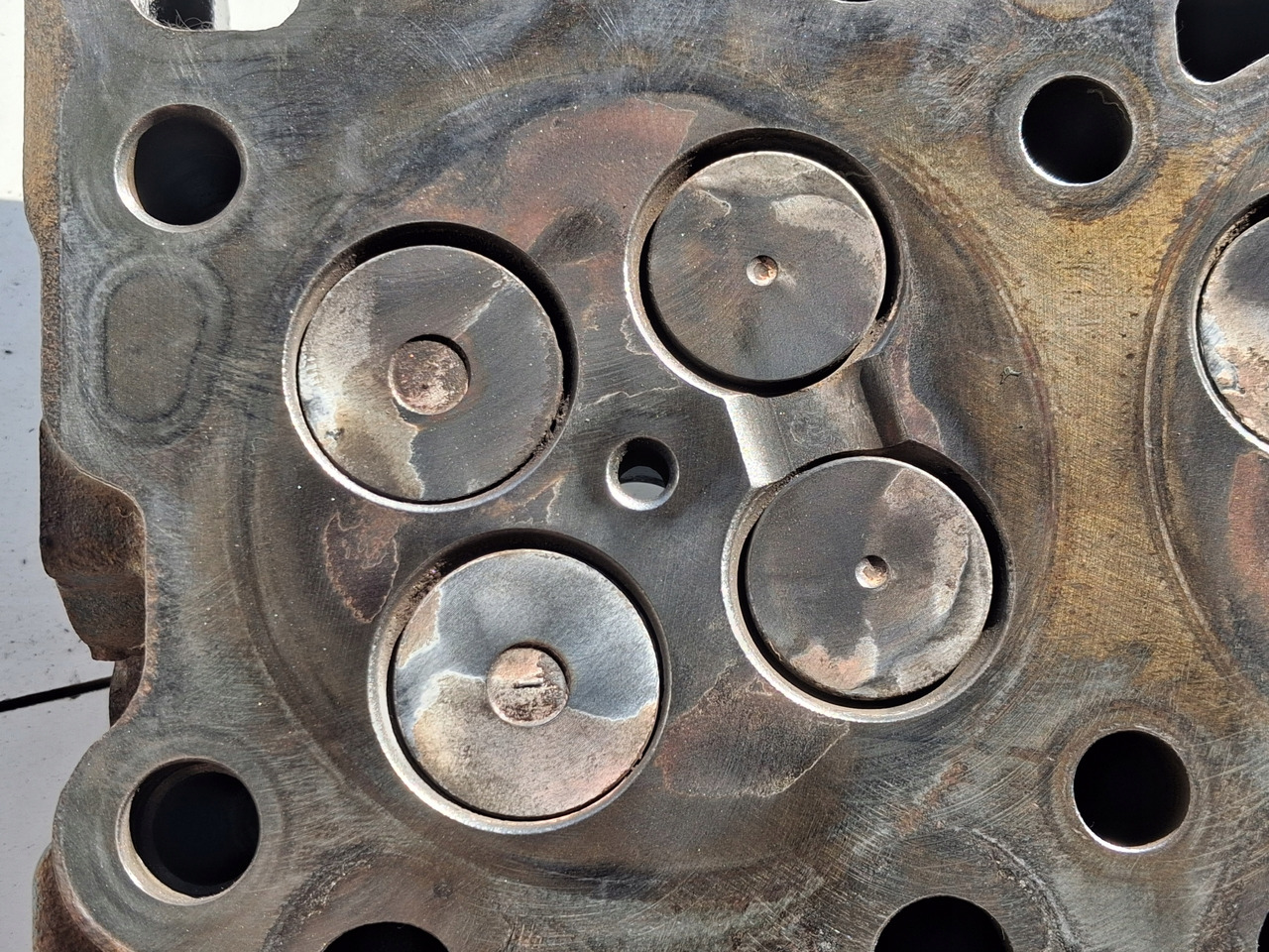 RENAULT Z WAŁKIEM ROZRZĄDU RENAULT GAMA D DTI 5 VOLVO FL D5K EURO 6 - Culasse: photos 4 RENAULT Z WAŁKIEM ROZRZĄDU RENAULT GAMA D DTI 5 VOLVO FL D5K EURO 6 - Culasse: photos 4