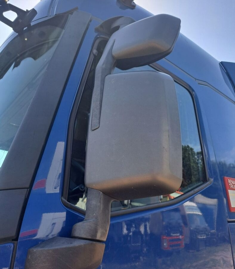 Renault GAMA T K C RANGE - Portière et pièces pour Camion: photos 3 Renault GAMA T K C RANGE - Portière et pièces pour Camion: photos 3