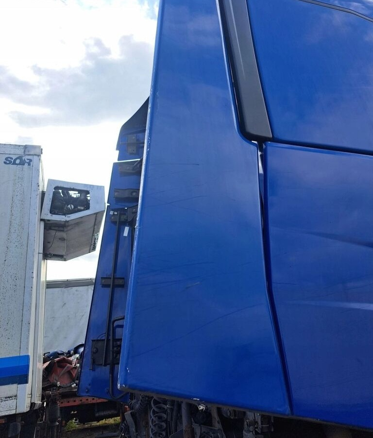 Renault GAMA-T Renault - Aérodynamique/ Spoilers pour Camion: photos 4 Renault GAMA-T Renault - Aérodynamique/ Spoilers pour Camion: photos 4