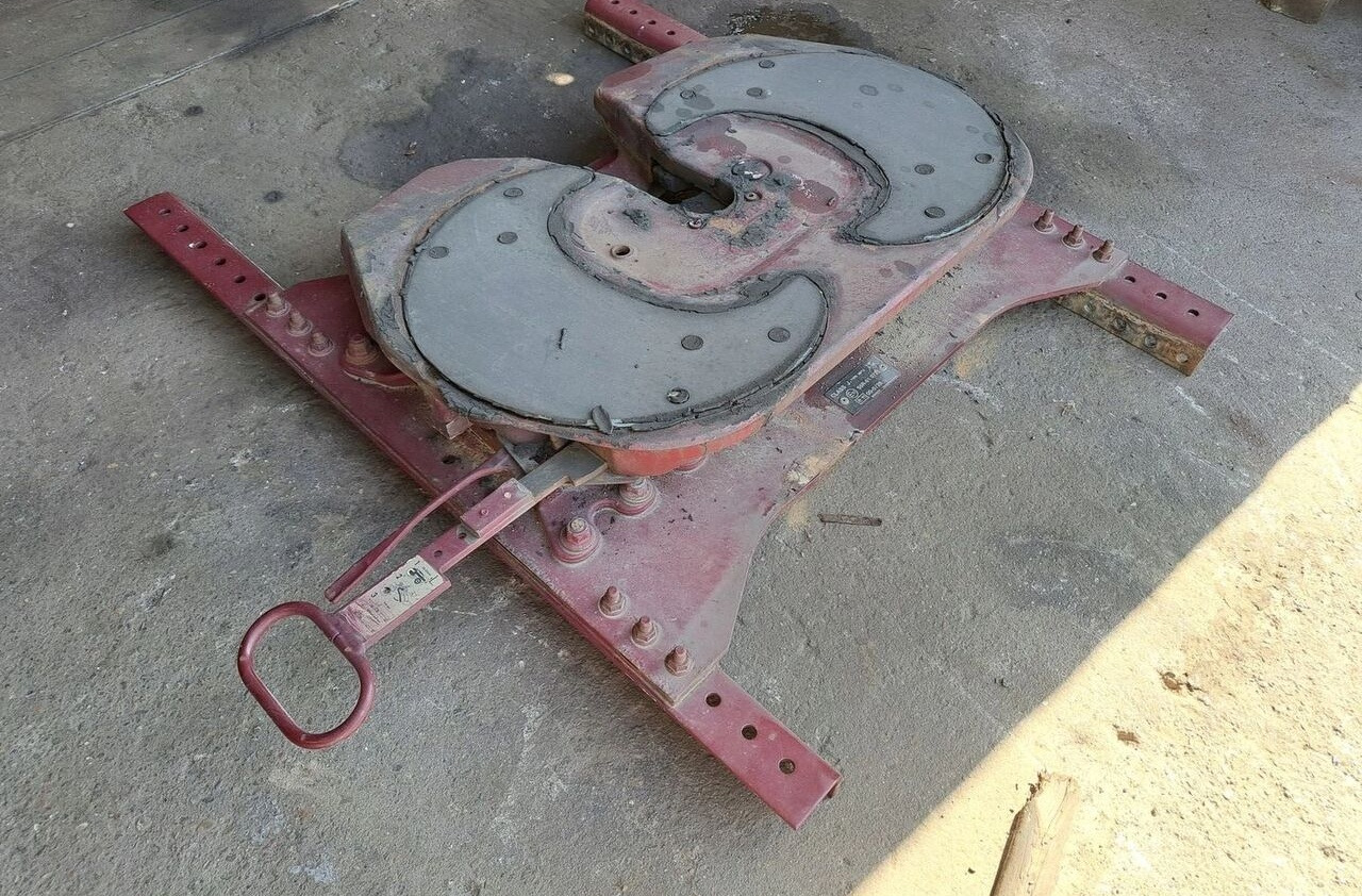 Renault HOLLAND GF 150 MM GAMA T 21325975 Renault - Sellette d'attelage pour Camion: photos 4 Renault HOLLAND GF 150 MM GAMA T 21325975 Renault - Sellette d'attelage pour Camion: photos 4