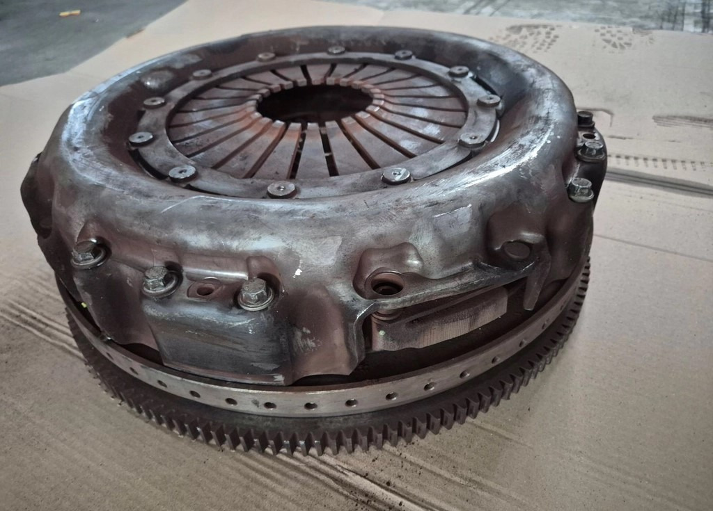 SPRZĘGŁO KOMPLETNE TARCZA DOCISK KOŁO FORD F-MAX TRUCKS 500 CARGO 3400 700 687 Numery katalogowe zamienników KAWE 7245101 - Embrayage et pièces: photos 2 SPRZĘGŁO KOMPLETNE TARCZA DOCISK KOŁO FORD F-MAX TRUCKS 500 CARGO 3400 700 687 Numery katalogowe zamienników KAWE 7245101 - Embrayage et pièces: photos 2