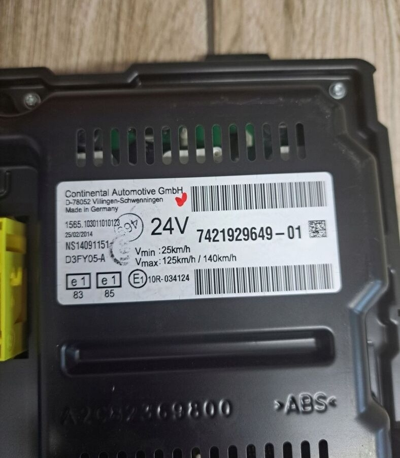 VDO ZEGARY LICZNIKI RENAULT GAMA MIDLUM D AUTOMAT 7421929649-01 - Panel de instrumentos pour Camion: photos 3 VDO ZEGARY LICZNIKI RENAULT GAMA MIDLUM D AUTOMAT 7421929649-01 - Panel de instrumentos pour Camion: photos 3