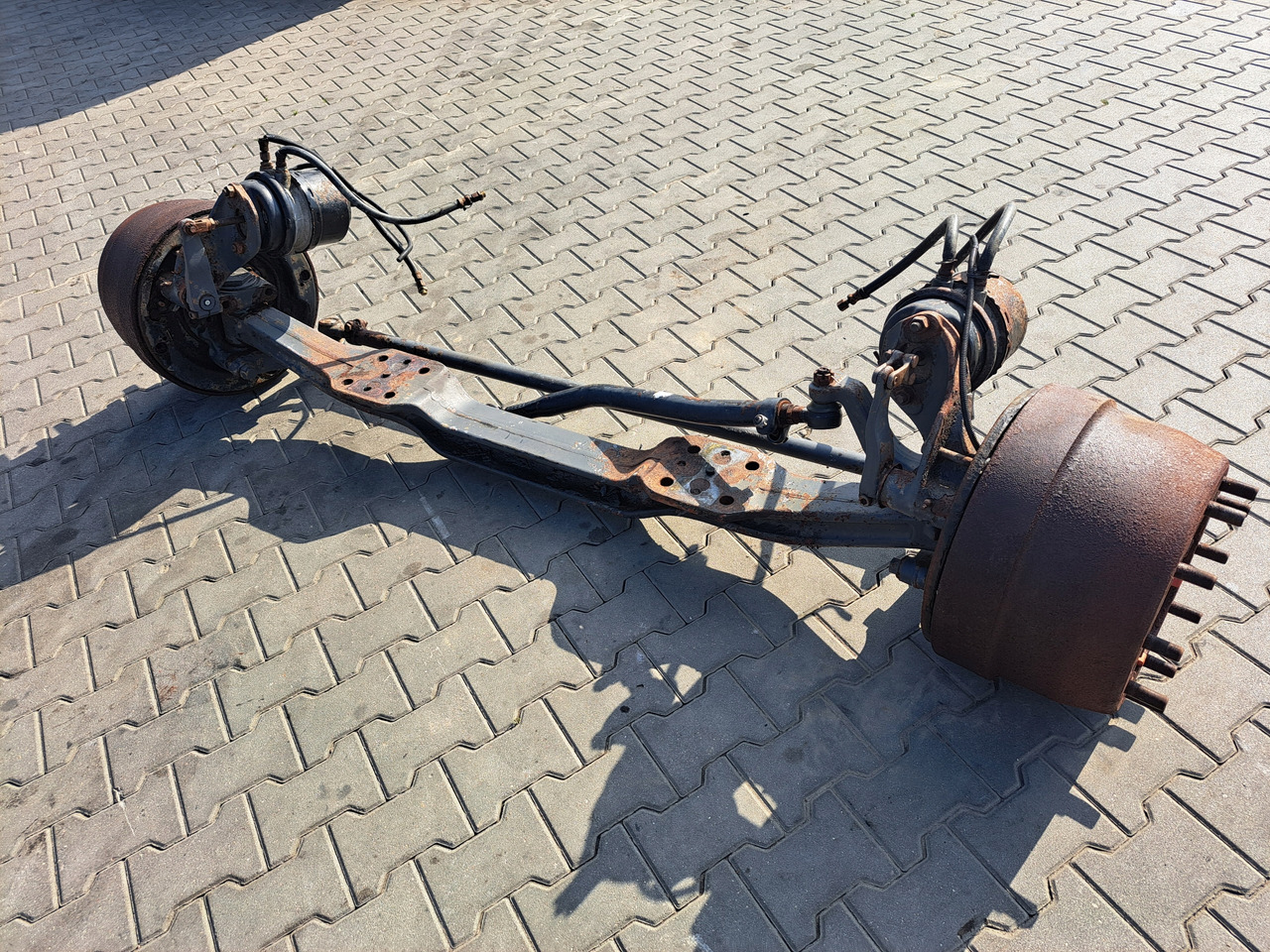 VOLVO BELKA OŚ PRZEDNIA ZWROTNICE BĘBNY PIASTY VOLVO FH FM 9 12 13 16 - Essieu avant pour Camion: photos 5 VOLVO BELKA OŚ PRZEDNIA ZWROTNICE BĘBNY PIASTY VOLVO FH FM 9 12 13 16 - Essieu avant pour Camion: photos 5