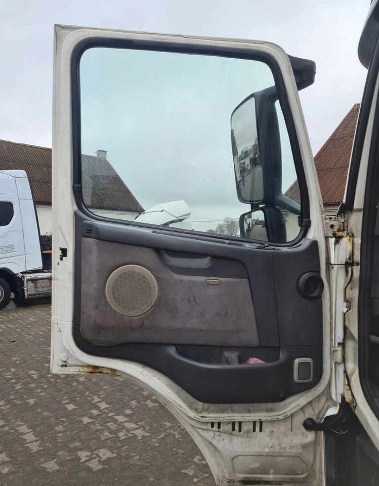 VOLVO DRZWI KOMPLETNE LEWE VOLVO FM 9 12 13 - Portière et pièces: photos 2 VOLVO DRZWI KOMPLETNE LEWE VOLVO FM 9 12 13 - Portière et pièces: photos 2