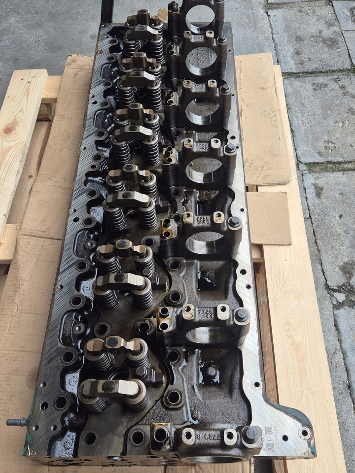 VOLVO GŁOWICA SILNIKA D13K TURBOCOMPOUND RENAULT GAMA EVO VOLVO FH 5 FH4 23436289 - Culasse pour Camion: photos 4 VOLVO GŁOWICA SILNIKA D13K TURBOCOMPOUND RENAULT GAMA EVO VOLVO FH 5 FH4 23436289 - Culasse pour Camion: photos 4