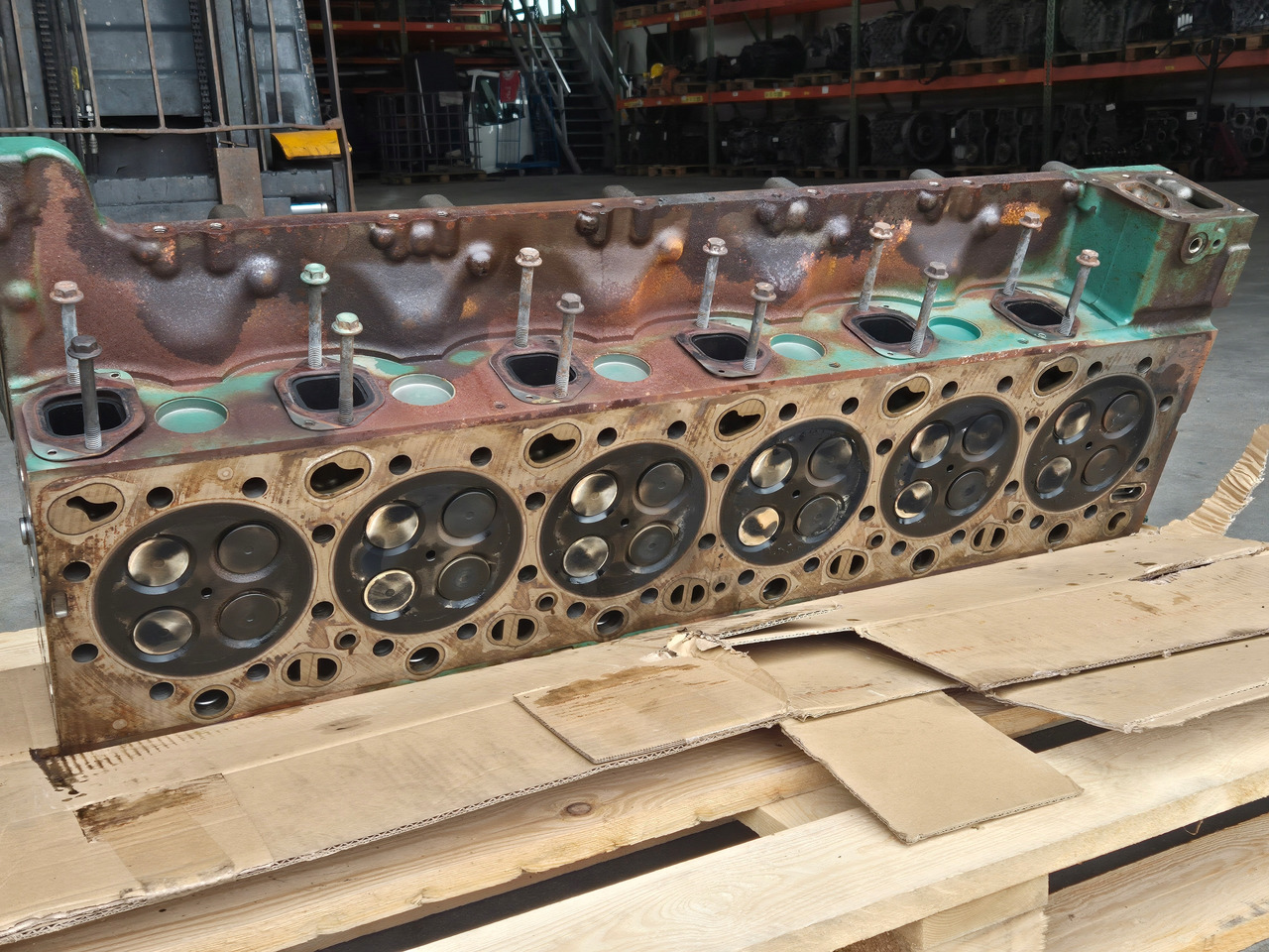 VOLVO GŁOWICA SILNIKA D13K TURBOCOMPOUND RENAULT GAMA EVO VOLVO FH 5 FH4 23436289 - Culasse pour Camion: photos 1 VOLVO GŁOWICA SILNIKA D13K TURBOCOMPOUND RENAULT GAMA EVO VOLVO FH 5 FH4 23436289 - Culasse pour Camion: photos 1