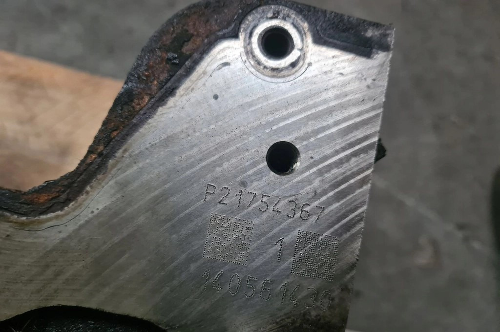 VOLVO GŁOWICA SILNIKA VOLVO FH 4 FM 4 D13K EURO 6 RENAULT GAMA T DTI 13 - Culasse pour Camion: photos 2 VOLVO GŁOWICA SILNIKA VOLVO FH 4 FM 4 D13K EURO 6 RENAULT GAMA T DTI 13 - Culasse pour Camion: photos 2