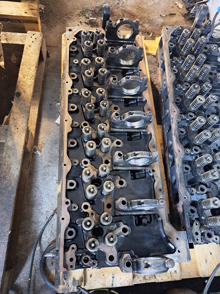 VOLVO GŁOWICA SILNIKA VOLVO FM 4 D11K RENAULT GAMA T DTI 11 430 460 - Culasse pour Camion: photos 1 VOLVO GŁOWICA SILNIKA VOLVO FM 4 D11K RENAULT GAMA T DTI 11 430 460 - Culasse pour Camion: photos 1