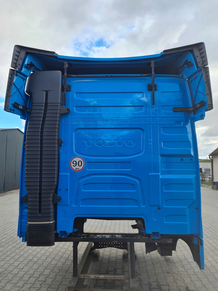 VOLVO KABINA KOMPLETNA VOLVO FH 5 EURO 6 I-SAVE GLOBETROTTER - Cabine pour Camion: photos 4 VOLVO KABINA KOMPLETNA VOLVO FH 5 EURO 6 I-SAVE GLOBETROTTER - Cabine pour Camion: photos 4
