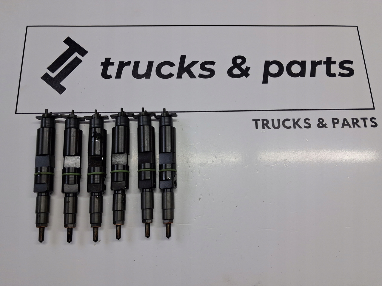 VOLVO POMPOWTRYSKIWACZE WTRYSKI VOLVO FL RENAULT GAMA D D8K - Injecteur pour Camion: photos 1 VOLVO POMPOWTRYSKIWACZE WTRYSKI VOLVO FL RENAULT GAMA D D8K - Injecteur pour Camion: photos 1