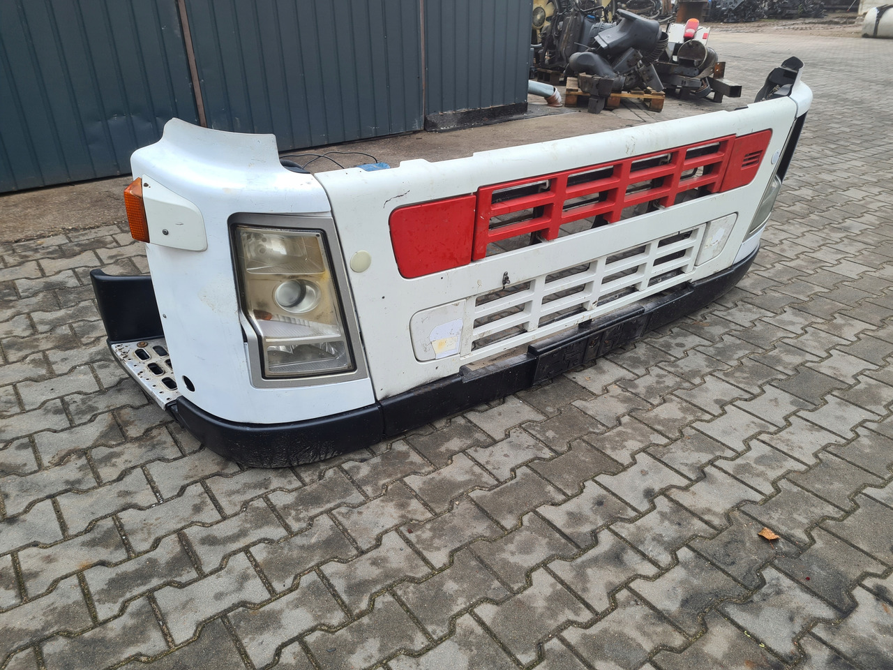 VOLVO PRZÓD KOMPLETNY ZDERZAK LAMPA OSŁONA VOLVO FH FM 7 9 12 13 - Pare-chocs pour Camion: photos 2 VOLVO PRZÓD KOMPLETNY ZDERZAK LAMPA OSŁONA VOLVO FH FM 7 9 12 13 - Pare-chocs pour Camion: photos 2