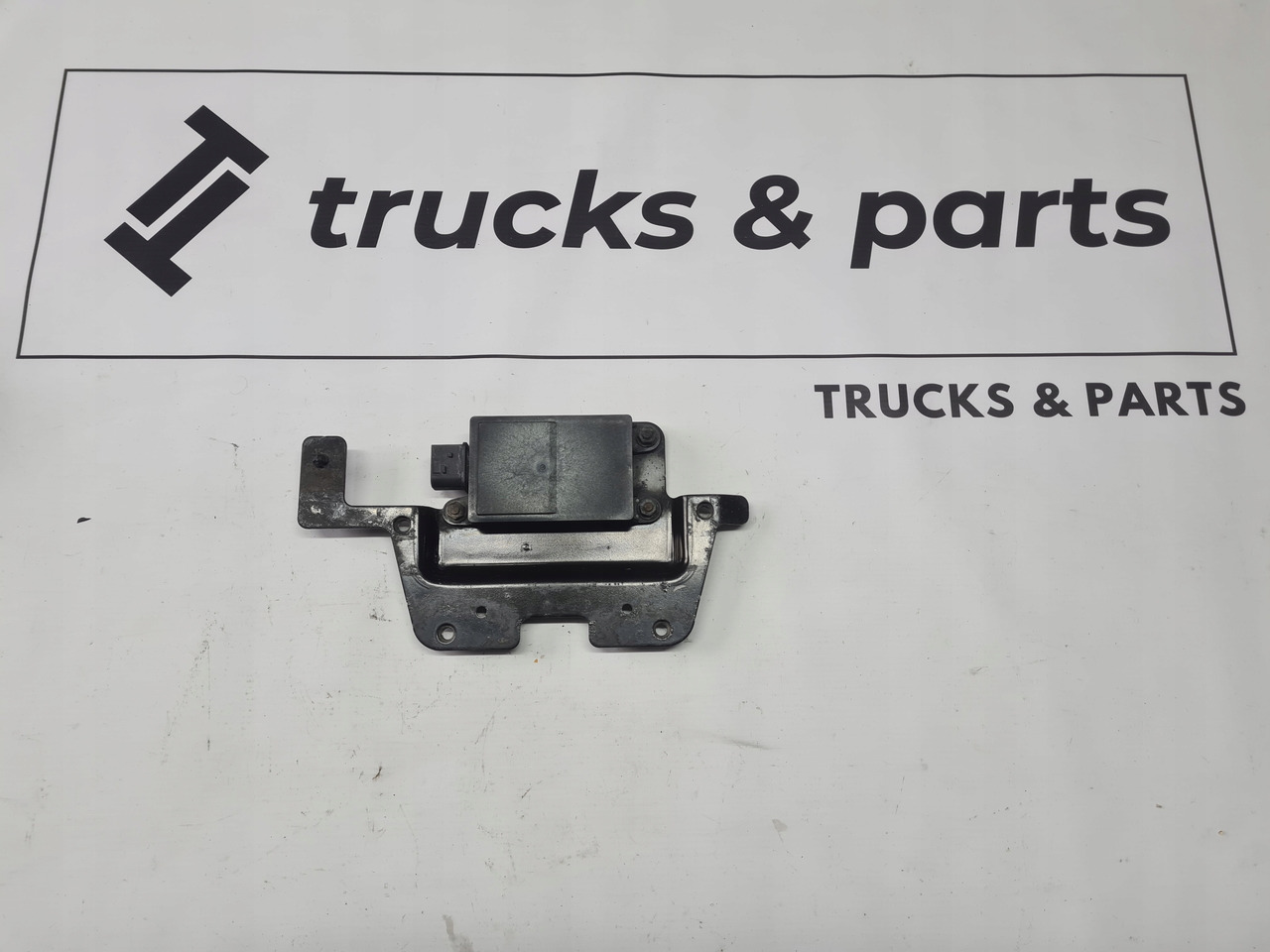 VOLVO RADAR DISTRONIK MOCOWANIE RENAULT GAMA T C K RANGE VOLVO FH 4 FM 4 FH 5 - Capteur pour Camion: photos 1 VOLVO RADAR DISTRONIK MOCOWANIE RENAULT GAMA T C K RANGE VOLVO FH 4 FM 4 FH 5 - Capteur pour Camion: photos 1