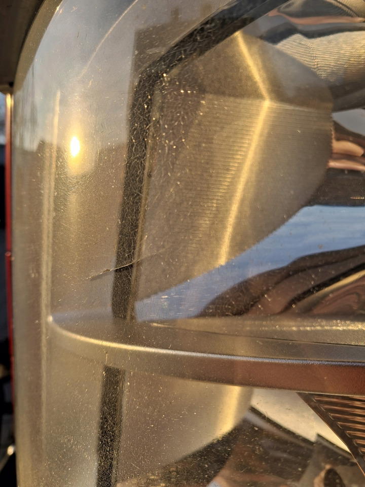 VOLVO REFLEKTOR LAMPA OKULAR LEWY KOMPLETNY VOLVO FM 4 - Feu avant pour Camion: photos 3 VOLVO REFLEKTOR LAMPA OKULAR LEWY KOMPLETNY VOLVO FM 4 - Feu avant pour Camion: photos 3