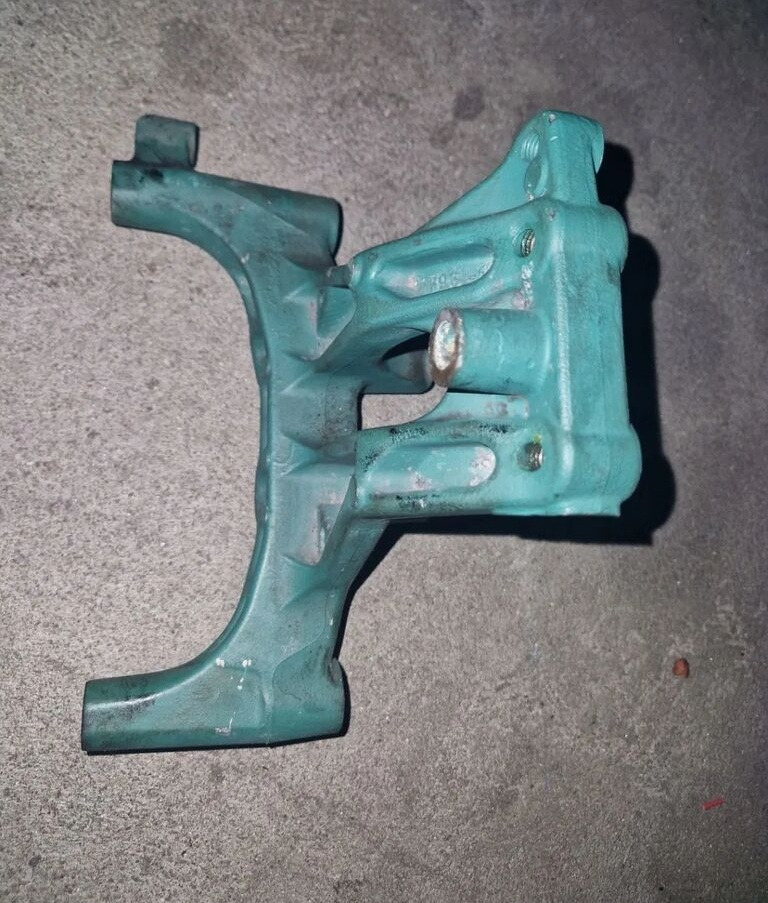 VOLVO WSPORNIK ŁAPA MOCOWANIE PODSTAWA VOLVO FH 16 D16K 21938087 - Carrosserie et extérieur pour Camion: photos 1 VOLVO WSPORNIK ŁAPA MOCOWANIE PODSTAWA VOLVO FH 16 D16K 21938087 - Carrosserie et extérieur pour Camion: photos 1