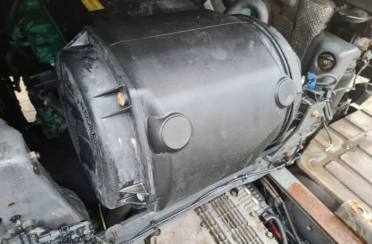 Volvo FH 16 EURO 6 Volvo VOLVO FH 16 EURO 6 - Filtre à air pour Camion: photos 2 Volvo FH 16 EURO 6 Volvo VOLVO FH 16 EURO 6 - Filtre à air pour Camion: photos 2