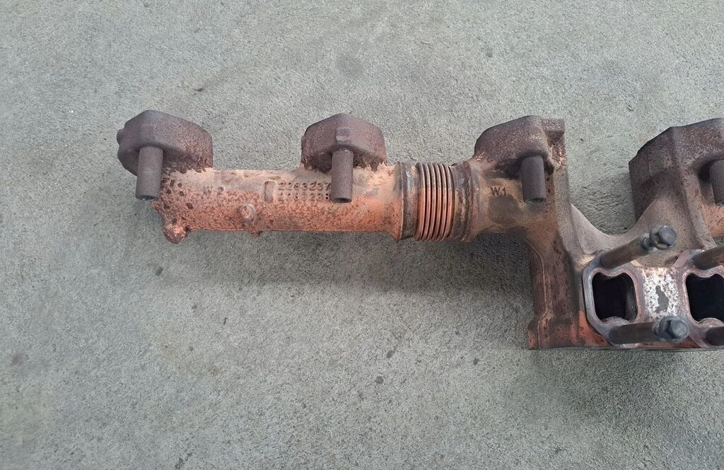 Volvo FH 4 FM 4 FH 5 FM 5 D13K I-SAVE Volvo - Collecteur d'échappement pour Camion: photos 3 Volvo FH 4 FM 4 FH 5 FM 5 D13K I-SAVE Volvo - Collecteur d'échappement pour Camion: photos 3