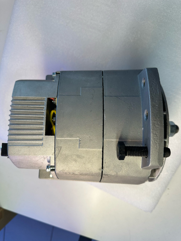 Woda Case combine - Alternateur pour Camion: photos 3 Woda Case combine - Alternateur pour Camion: photos 3