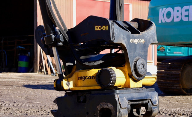 EngconEngcon EC233S-QS80-SS10 - Tiltrotator: photos 4 EngconEngcon EC233S-QS80-SS10 - Tiltrotator: photos 4