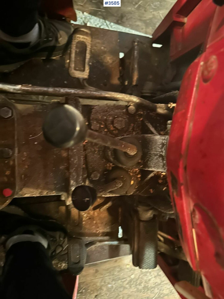 Tracteur agricole 1972 Massey-Ferguson 135 w/ Tailgate and chains.: photos 14
