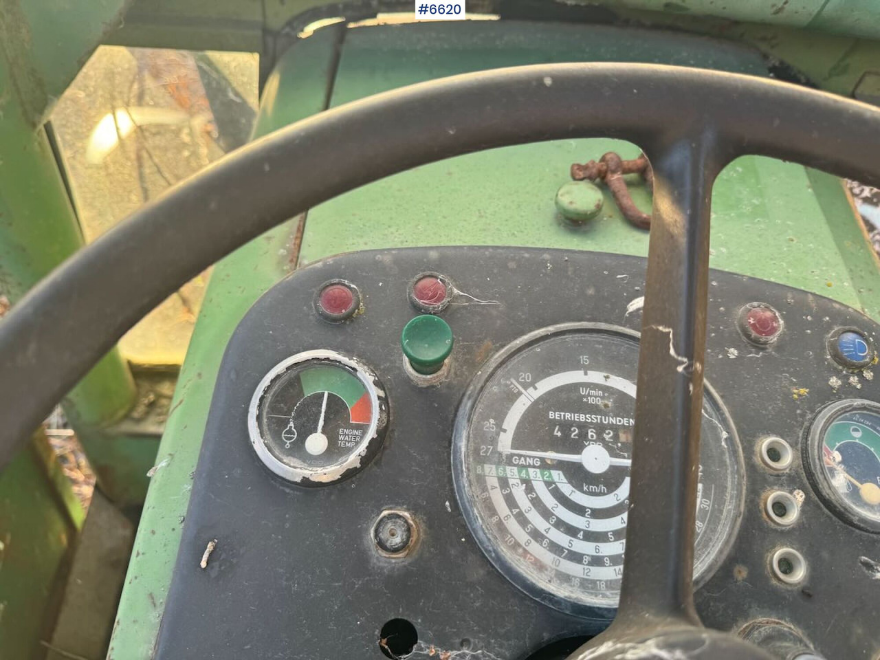 1977 John Deere 2030 w/ front loader. Repair object. en leasing occasion 1977 John Deere 2030 w/ front loader. Repair object.: photos 16
