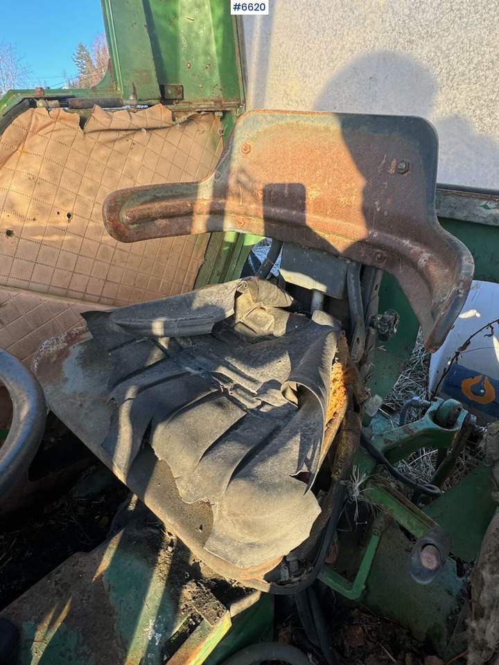 1977 John Deere 2030 w/ front loader. Repair object. en leasing occasion 1977 John Deere 2030 w/ front loader. Repair object.: photos 19