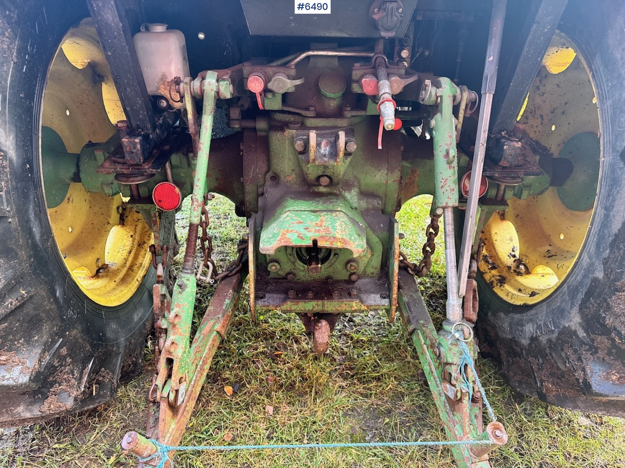 Tracteur agricole 1980 John Deere 1140 w/ Front loader and bucket.: photos 8 Tracteur agricole 1980 John Deere 1140 w/ Front loader and bucket.: photos 8